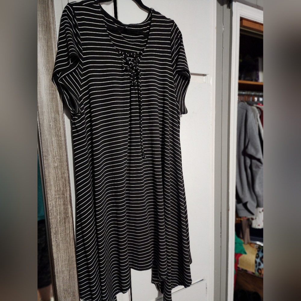 Torrid size 4 (26 plus) handkerchief dress